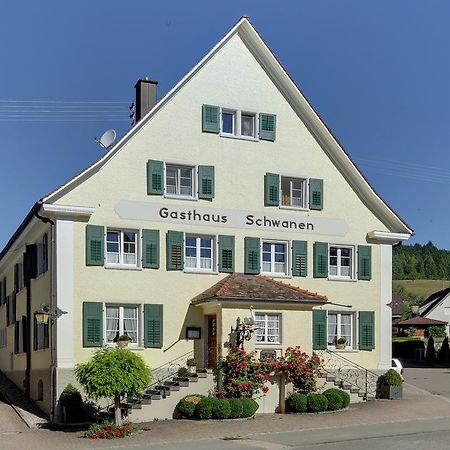 Gasthaus Schwanen & Villa Pfarrhus Stuhlingen Exteriör bild